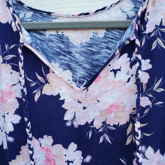 3/$22 Express Blue/Pink Floral Batwing Blouse - Picture 5 of 8